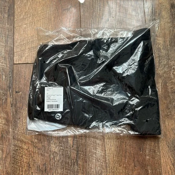 Lululemon Align Shorts- 4” inseam - Picture 3 of 3